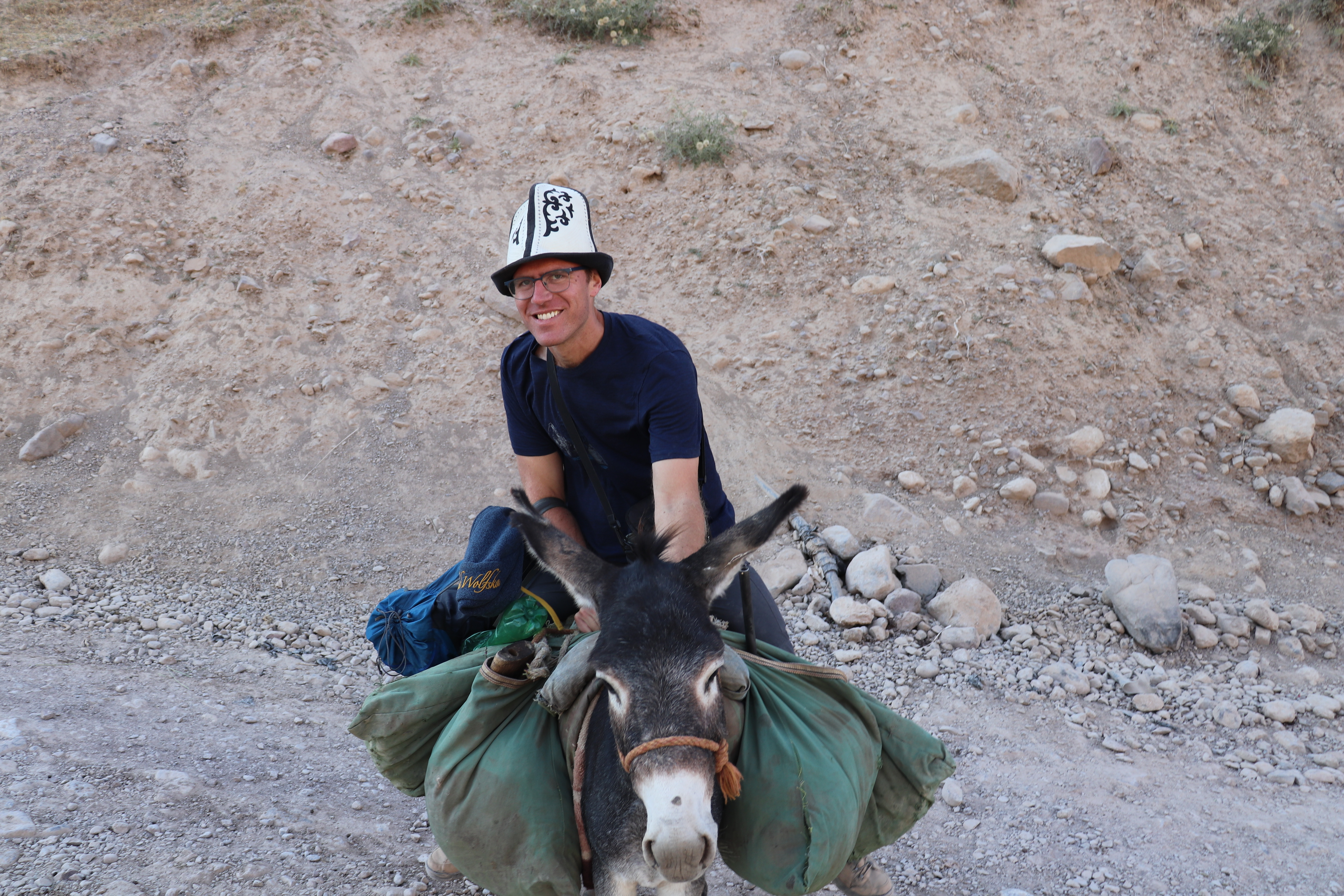 Auf einem Esel in Tadschikistan