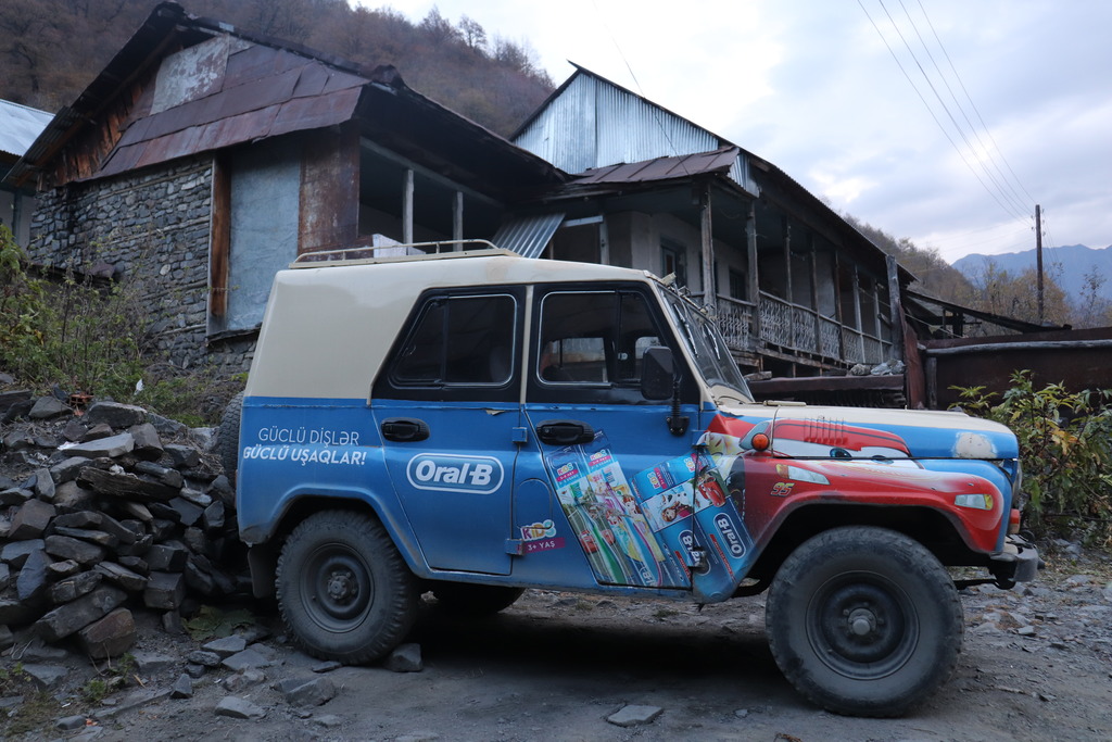Taxi Jeep in Saribas