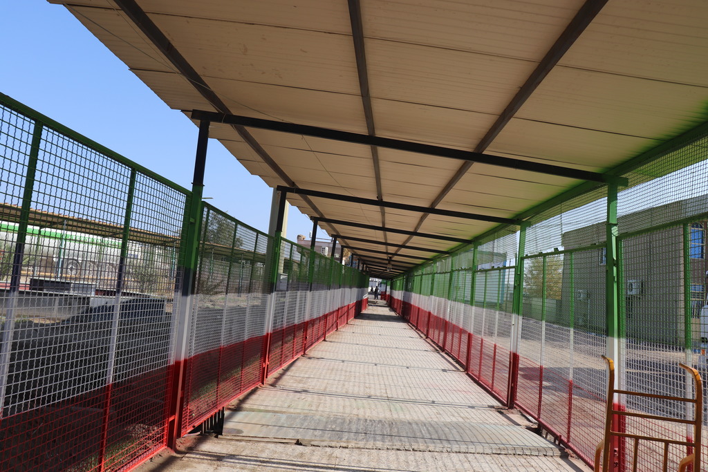 Fussgänger Grenzkorridor am Mirjaveh Taftan Grenzübergang