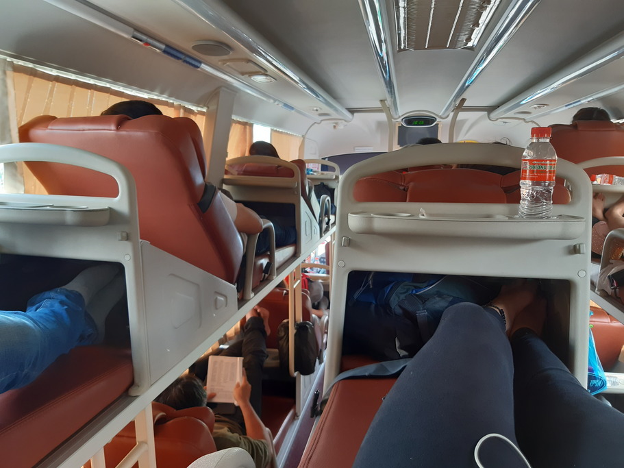 mit-dem-semi-sleeper-bus-von-saigon-nach-can-tho-slow-travel-to-asia-ch